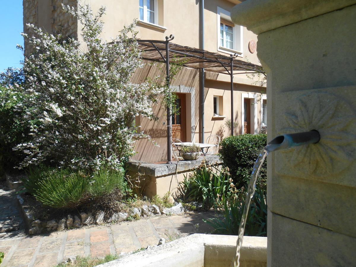 La Feniere Bed and Breakfast Vénéjan Buitenkant foto